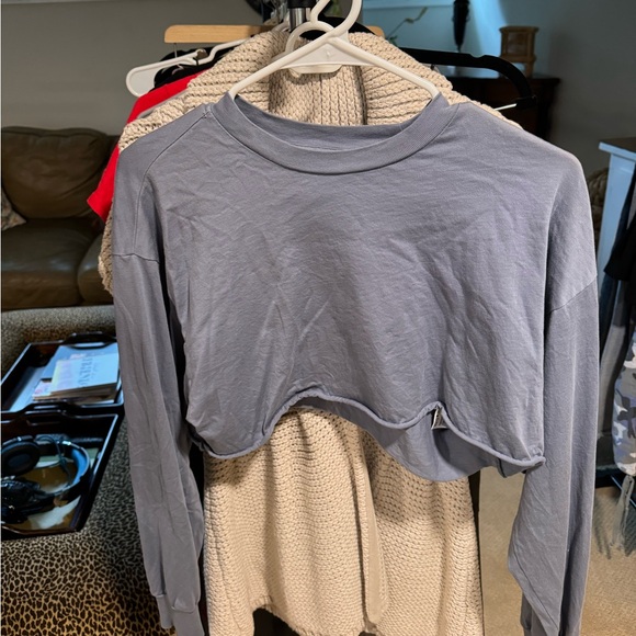 TNA cropped long sleeve - Picture 1 of 3